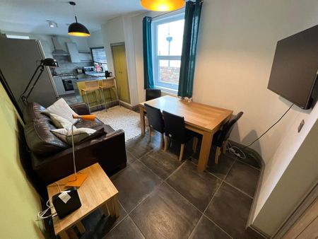 5 bed terraced house to rent in Heathfield Road, Heath, Cardiff, CF14 - Photo 5