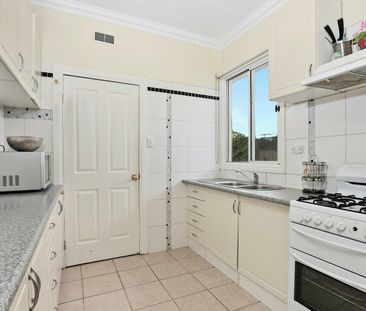Stylish 3 bedroom - Photo 6