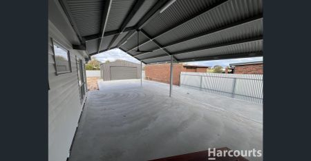 4 Bedroom Home with Shed - Photo 4