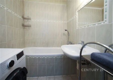 Pronájem prostorného bytu 4+1 s lodžií, 88 m - Fotografie 5