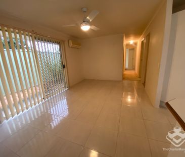 Charming 3 Bedroom Home in Varsity Lakes - Photo 2