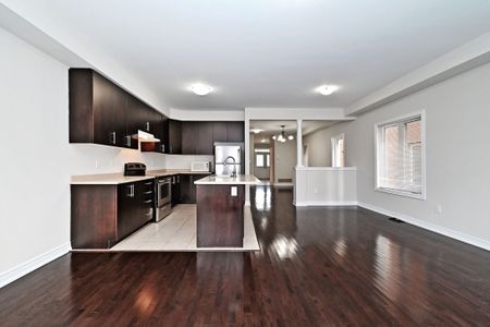 For Lease - 110 Southdown Avenue, Vaughan, Ontario - Photo 3