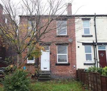 2 bedroom end of terrace house to rent - Photo 2