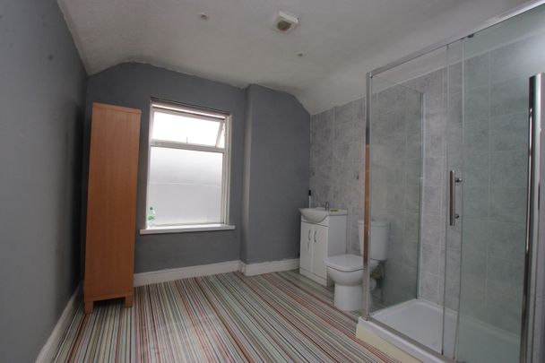 Bath Road, Kettering, Northamptonshire, NN16 - Photo 1