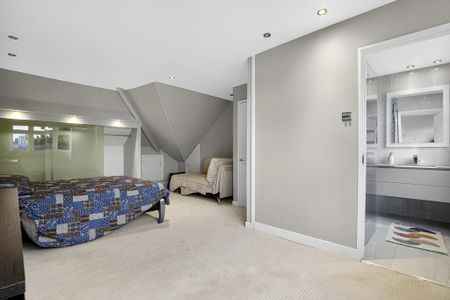 4 bedroom semi-detached house to rent - Photo 5