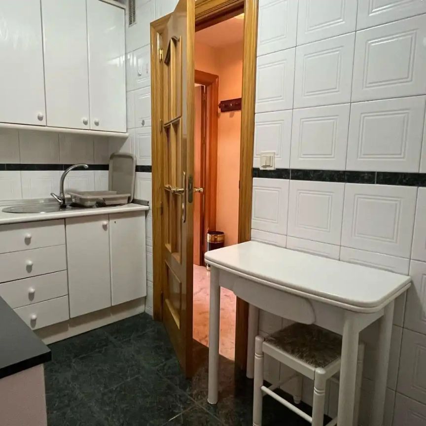 Apartamento de alquiler en Calle Doctor Azpitarte, 2, Plaza de Toros - Photo 1