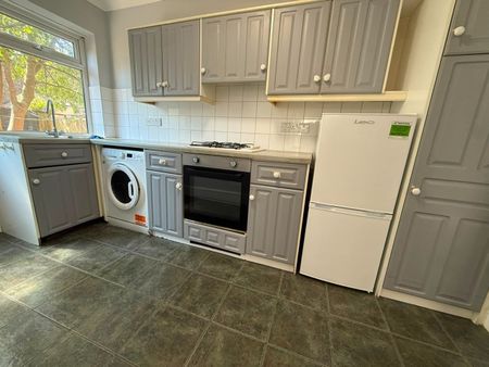 1 Bed Flat, St James's Road, CR0 - Photo 3