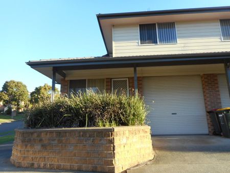 Recently Refurbished Townhouse - Photo 3