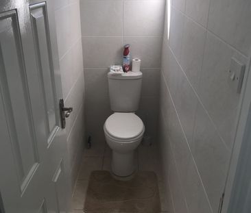 Room in a Shared House, Como Road, SE23 - Photo 6