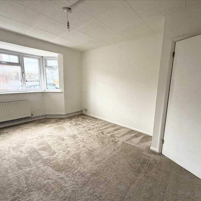 2 bedroom maisonette to rent - Photo 1