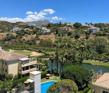 Penthouse in Benahavís - Photo 3