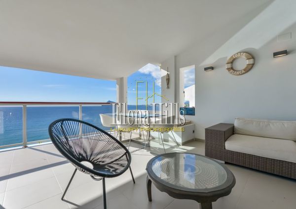 Large reformed apartment with magnificent sea views in front of the Mascarat Beach, Altea, Alicante