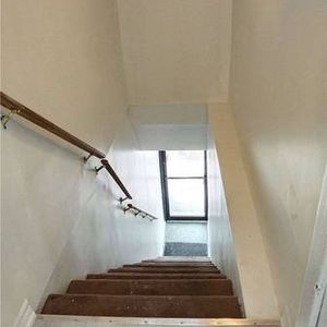 QUEEN WEST WALK UP 2 BEDS 1 BATH - Photo 2