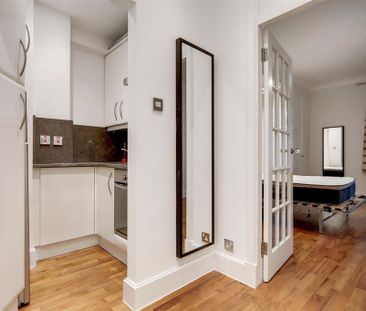 Studio to rent - Photo 2