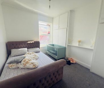 2 bedroom end of terrace house to rent - Photo 6