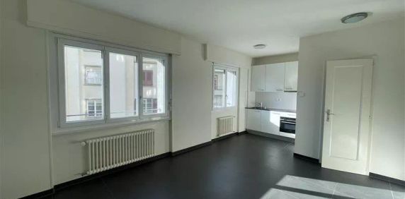 Beau studio récemment rénové - Photo 2