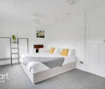 3 bedroom semi-detached house to rent - Photo 3