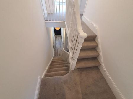 4 bedroom terraced house to rent - Photo 5