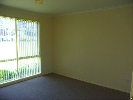 FAMILY HOME - ALBION PARK RAIL - Photo 2