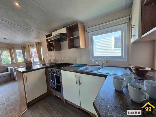 2 bed Park Home in Halfway road , Sheerness, ME12 3AA - Photo 1