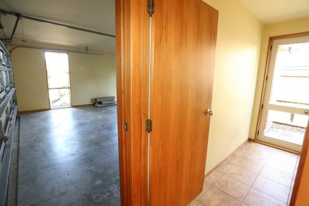 FOUR BEDROOM, TWO BATHROOM FAMILY HOME - Photo 4