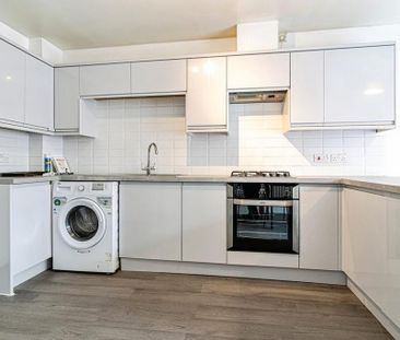 4 bedroom terraced house to rent - Photo 6