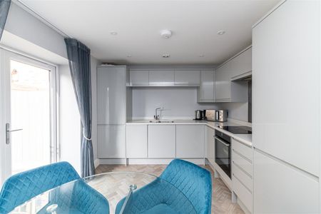 West Avenue, Gosforth, Newcastle Upon Tyne - Photo 3