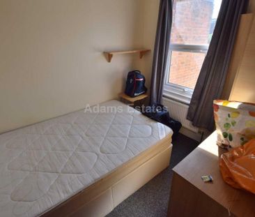 4 bedroom terraced house to rent - Photo 2