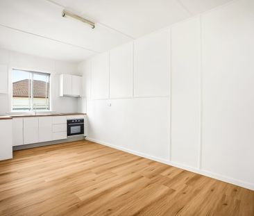Freshly renovated one bedroom - Photo 6