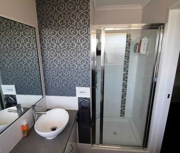 Family Home with Pool in Currimundi! - Photo 1