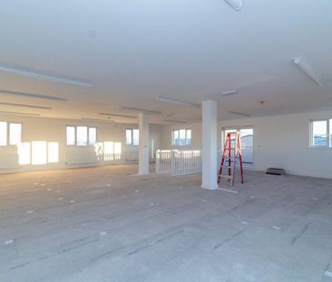 Mixed use to rent - Photo 1