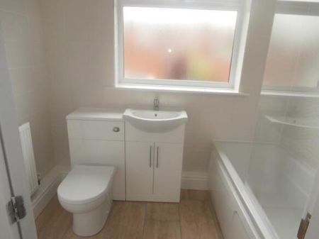 3 bedroom terraced house to rent - Photo 5