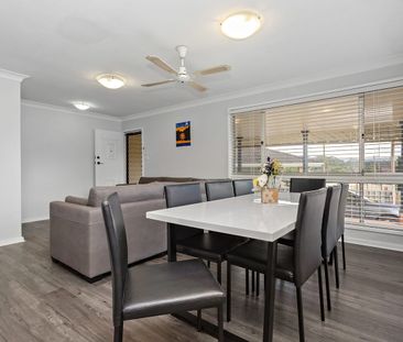 Modern Family home - Photo 2