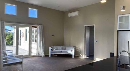 Modern Family Living - Photo 4