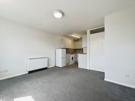 2 bedroom Apartment to let - Photo 3