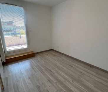Location Appartement 3 pièces 59m² MULHOUSE 68100 - Photo 3