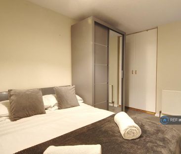 1 bedroom in a house share to rent - Photo 4