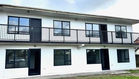 Fully Renovated Apartment - Photo 4