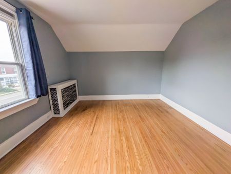 254 Hellems Ave, Welland - All Inclusive 2 Bed Upper Unit - Photo 4