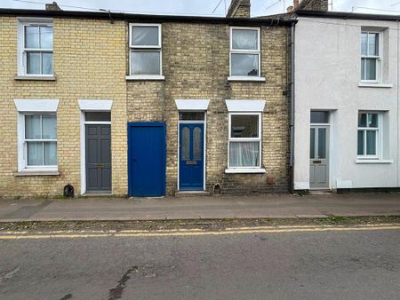 2 bedroom terraced house to rent - Photo 2