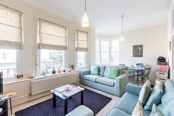 2 bedroom flat to rent - Photo 1