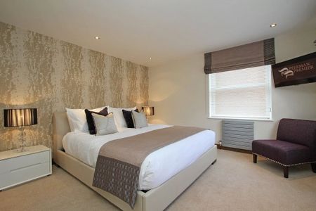 A smart, spacious two to three bedroom fully furnished with a large west-facing terrace situated on the 1st floor of this well run portered building with communal gardens in Knightsbridge village. EPC rating C | Council Tax Band H - Photo 3