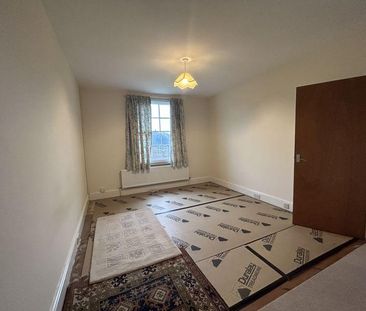 4 bedroom detached house to rent - Photo 4