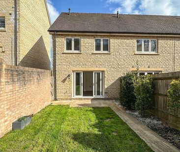 Sir Bernard Lovell Road, Malmesbury, SN16 - Photo 1