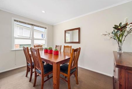 Warm Family Home in Forrest Hill Area - Photo 3