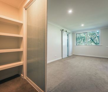 Charming Coastal Cottage - Photo 1