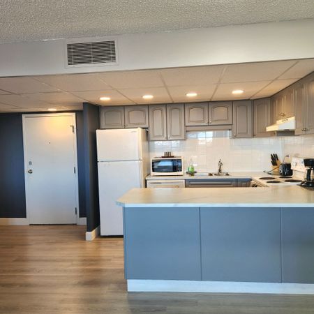 Unit 904, 4902 - 37 Street, Red Deer AB - Photo 3