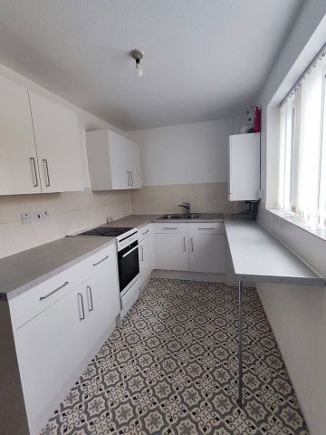 3 Bed End Terrace, Loughrigg Close, NG2 - Photo 5