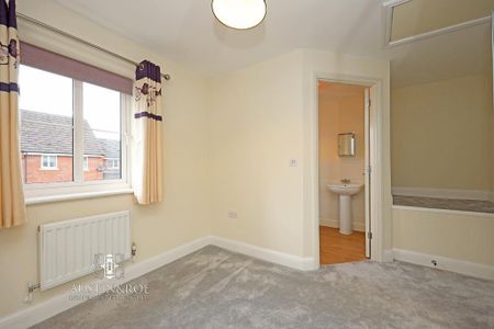 3 bedroom terraced house to rent - Photo 5