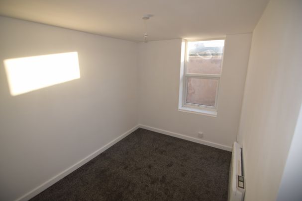 To Let 2 Bed Apartment - Photo 1